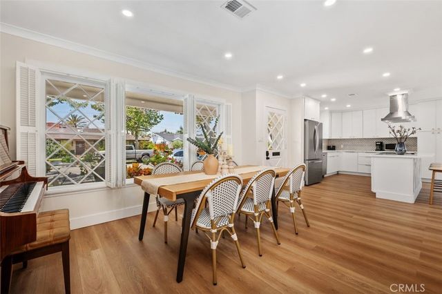 1901 N Greenbrier Street, Santa Ana, CA 92706
