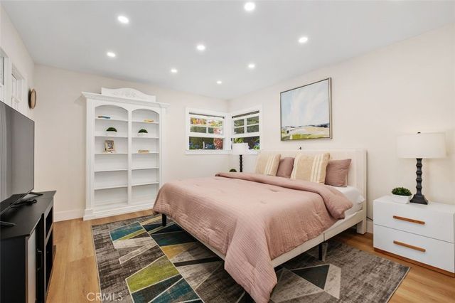 1901 N Greenbrier Street, Santa Ana, CA 92706