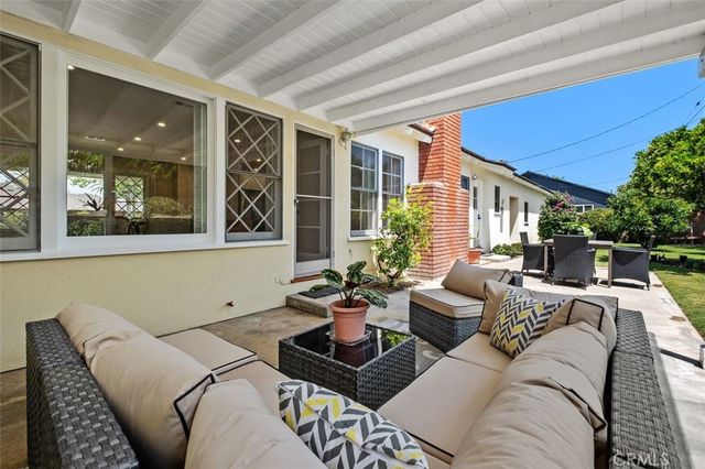 1901 N Greenbrier Street, Santa Ana, CA 92706