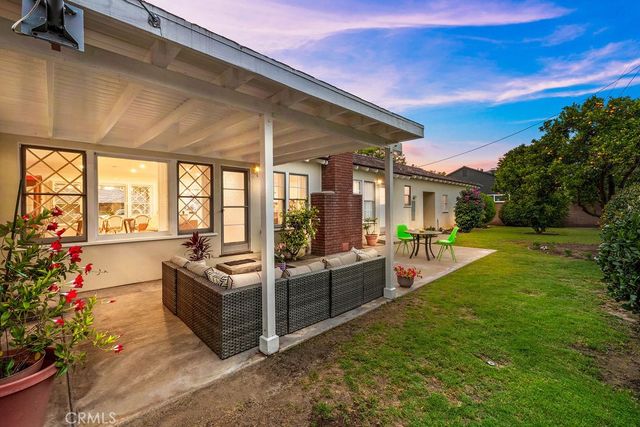 1901 N Greenbrier Street, Santa Ana, CA 92706