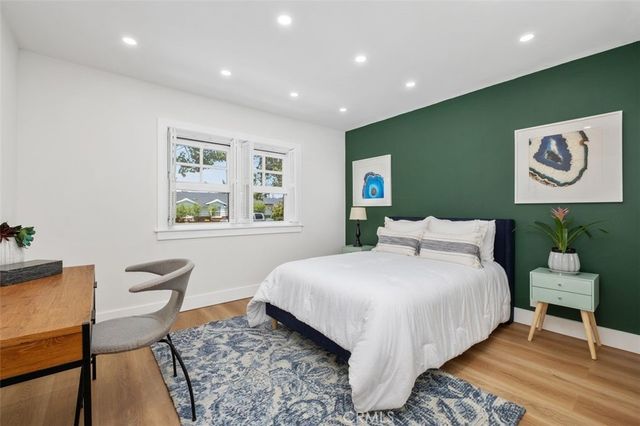 1901 N Greenbrier Street, Santa Ana, CA 92706