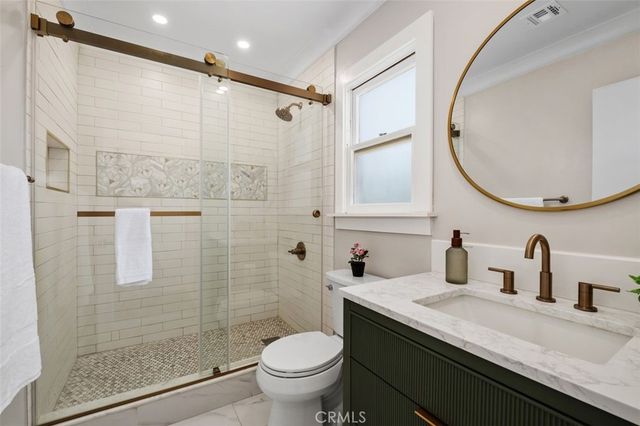 1901 N Greenbrier Street, Santa Ana, CA 92706