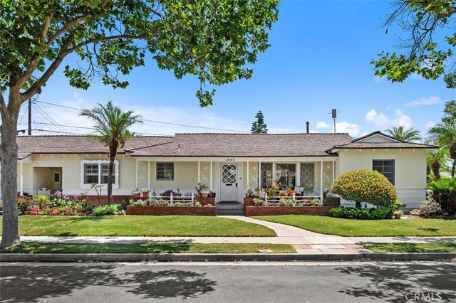 1901 N Greenbrier Street, Santa Ana, CA 92706