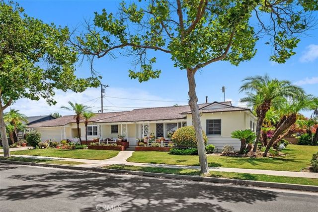 1901 N Greenbrier Street, Santa Ana, CA 92706