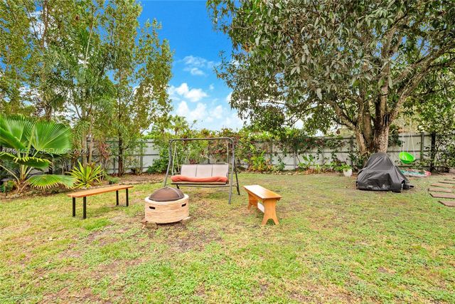 8265 SW 119th St, Miami, FL 33156