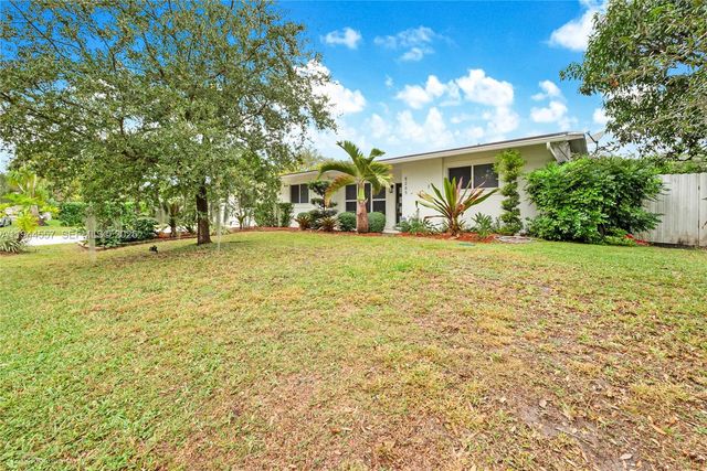 8265 SW 119th St, Miami, FL 33156