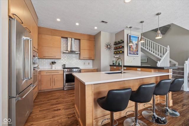 8079 Lower Bay Lane, Indianapolis, IN 46236