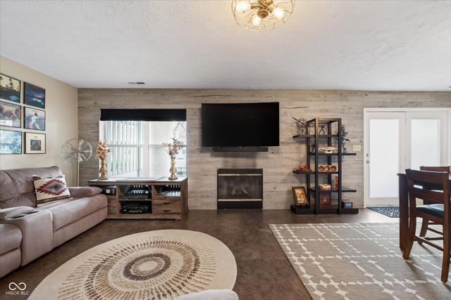 8079 Lower Bay Lane, Indianapolis, IN 46236