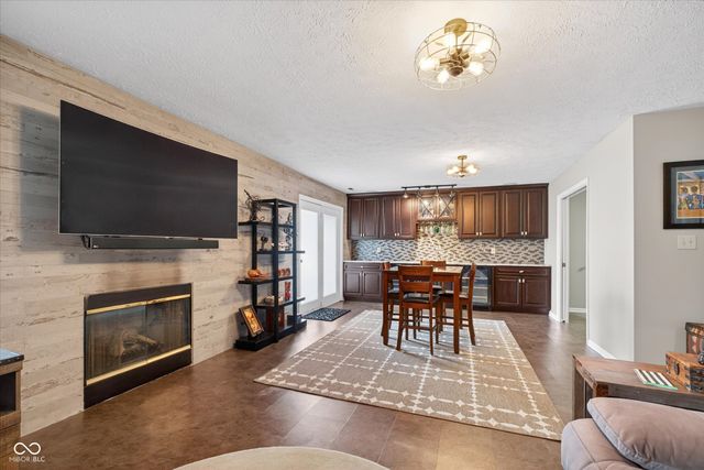 8079 Lower Bay Lane, Indianapolis, IN 46236