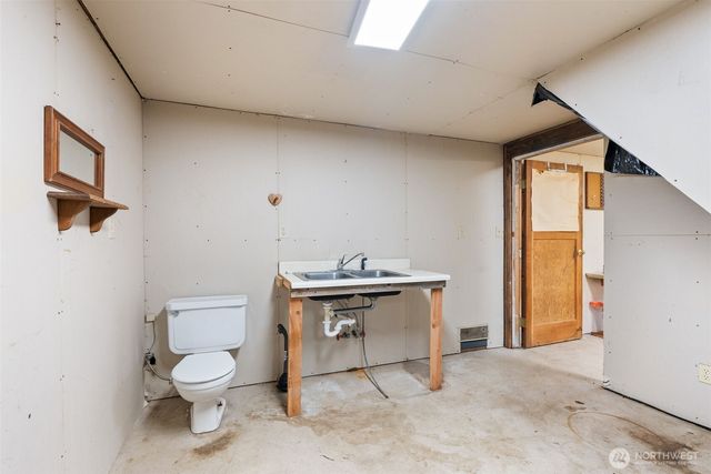 615 California Avenue, South Bend, WA 98586