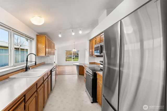 615 California Avenue, South Bend, WA 98586