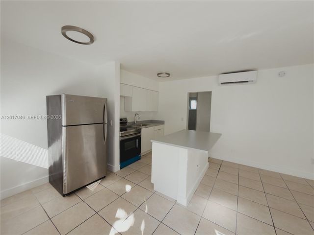 1989 N Glades Dr 2, North Miami Beach, FL 33162