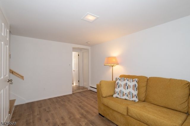 35 Sanford Dr, Randolph Twp., NJ 07869