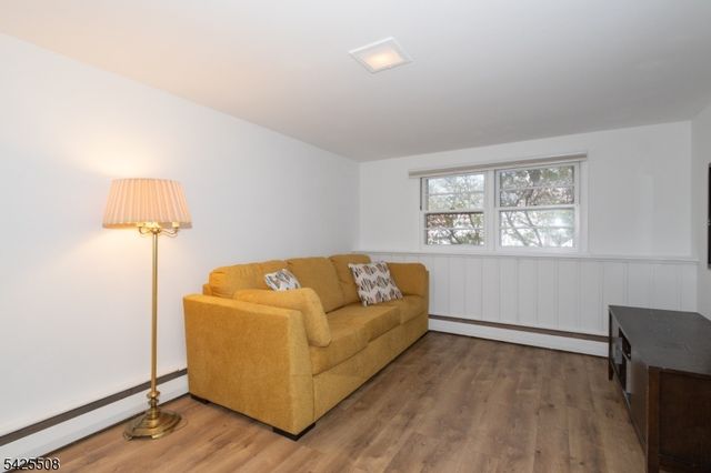 35 Sanford Dr, Randolph Twp., NJ 07869