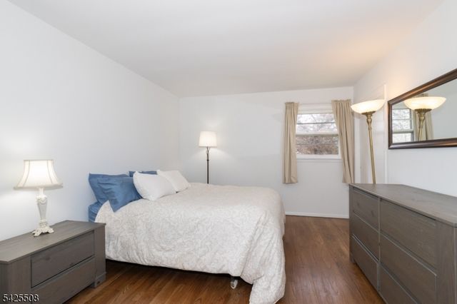 35 Sanford Dr, Randolph Twp., NJ 07869