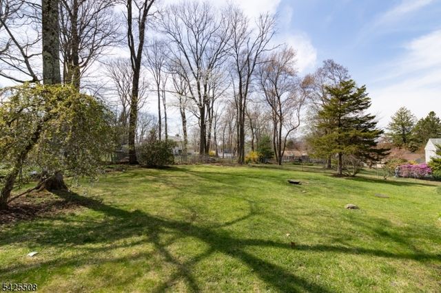 35 Sanford Dr, Randolph Twp., NJ 07869