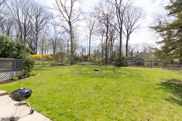 35 Sanford Dr, Randolph Twp., NJ 07869