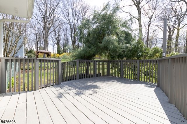 35 Sanford Dr, Randolph Twp., NJ 07869