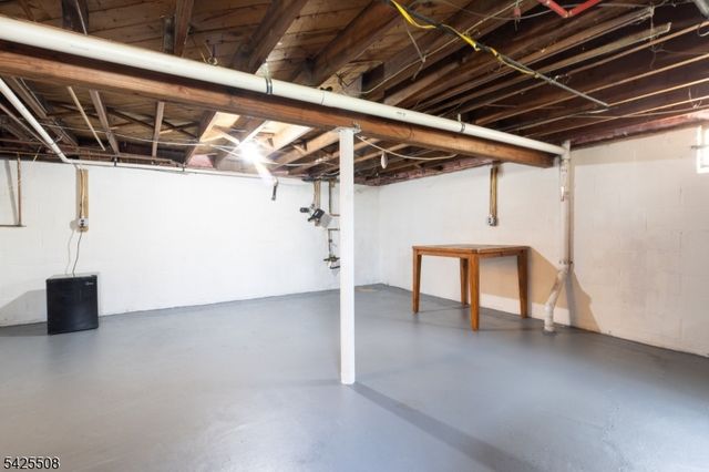 35 Sanford Dr, Randolph Twp., NJ 07869