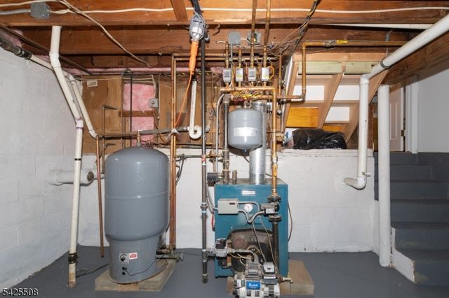 35 Sanford Dr, Randolph Twp., NJ 07869