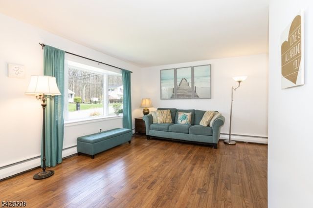 35 Sanford Dr, Randolph Twp., NJ 07869