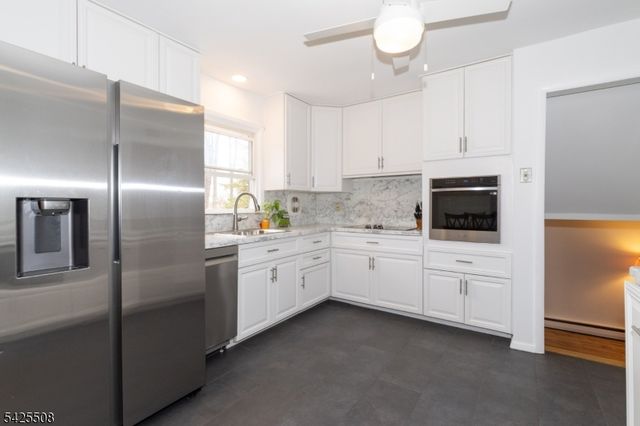 35 Sanford Dr, Randolph Twp., NJ 07869