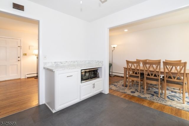 35 Sanford Dr, Randolph Twp., NJ 07869