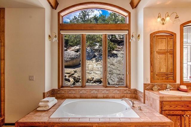 54560 Craghill Drive, Idyllwild, CA 92549