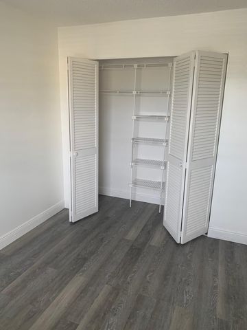 4688 Oak Terrace Drive, Greenacres, FL 33463