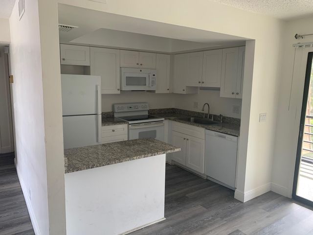 4688 Oak Terrace Drive, Greenacres, FL 33463