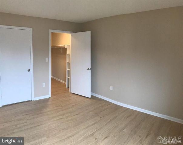 4811 RAVENS CREST DR, Plainsboro, NJ 08536