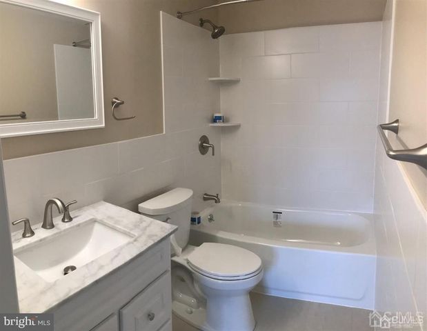 4811 RAVENS CREST DR, Plainsboro, NJ 08536