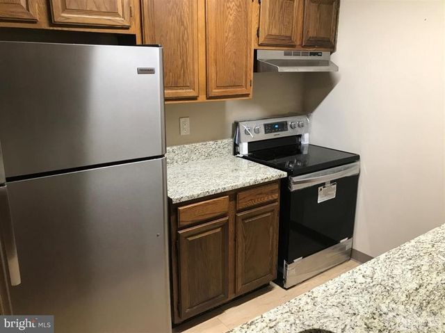 4811 RAVENS CREST DR, Plainsboro, NJ 08536