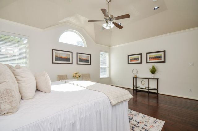 723 Overdell Drive, Sugar Land, TX 77479