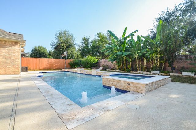 723 Overdell Drive, Sugar Land, TX 77479