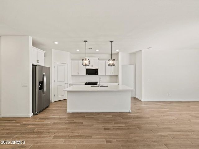 15914 W COTTONTAIL Lane, Surprise, AZ 85387