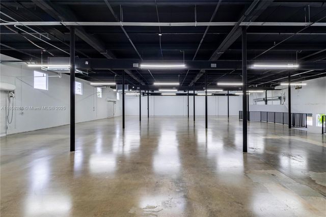 6890 NE 4th Ct, Miami, FL 33138