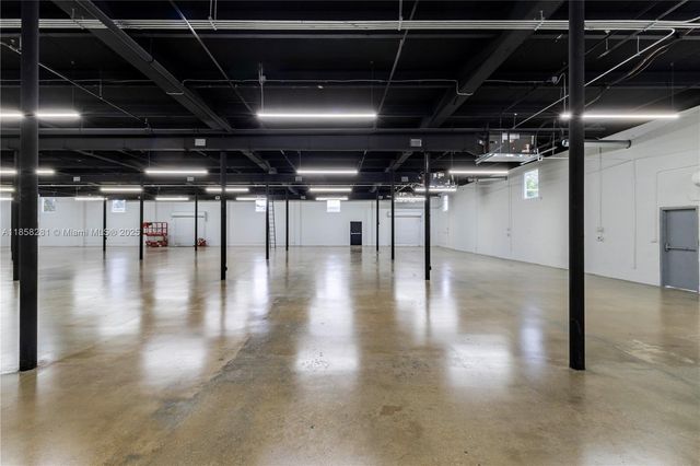 6890 NE 4th Ct, Miami, FL 33138