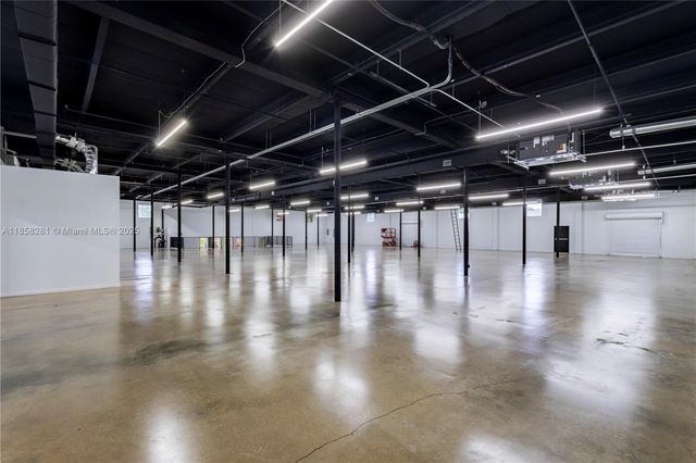 6890 NE 4th Ct, Miami, FL 33138