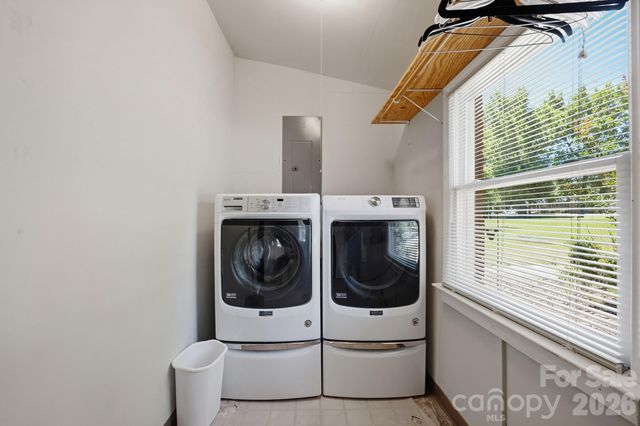 624 Patricia Avenue, Harrisburg, NC 28075