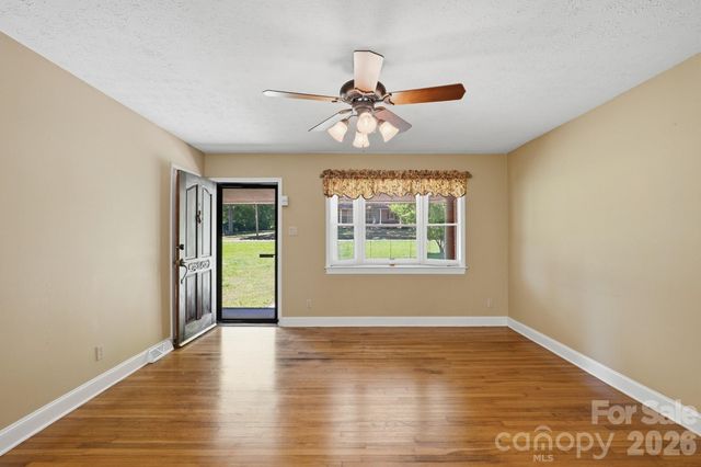 624 Patricia Avenue, Harrisburg, NC 28075
