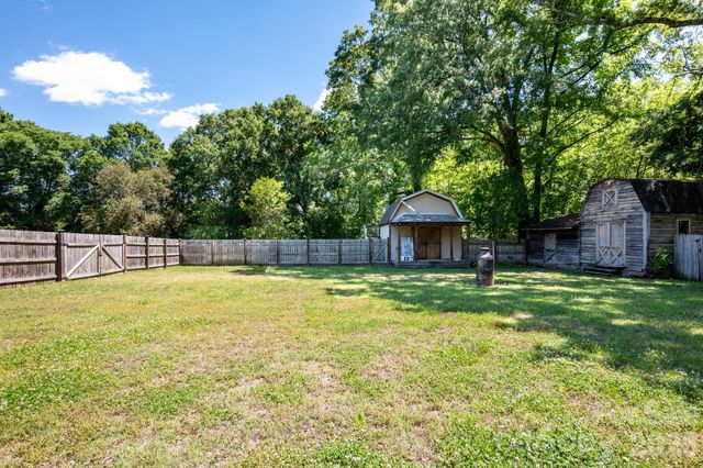624 Patricia Avenue, Harrisburg, NC 28075