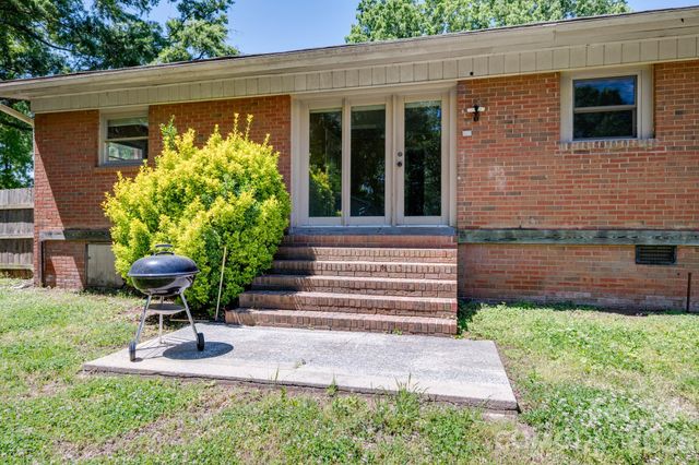 624 Patricia Avenue, Harrisburg, NC 28075