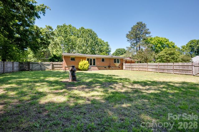 624 Patricia Avenue, Harrisburg, NC 28075