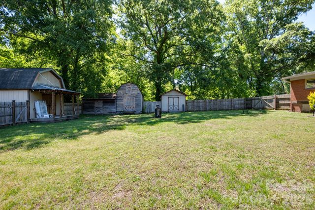 624 Patricia Avenue, Harrisburg, NC 28075