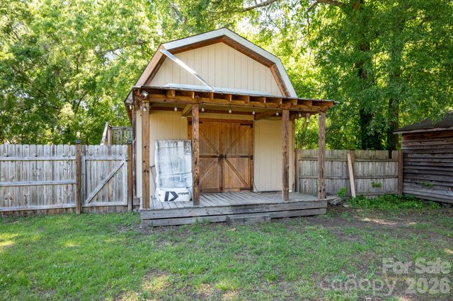 624 Patricia Avenue, Harrisburg, NC 28075