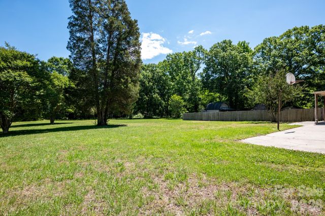 624 Patricia Avenue, Harrisburg, NC 28075