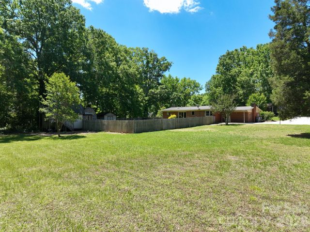 624 Patricia Avenue, Harrisburg, NC 28075
