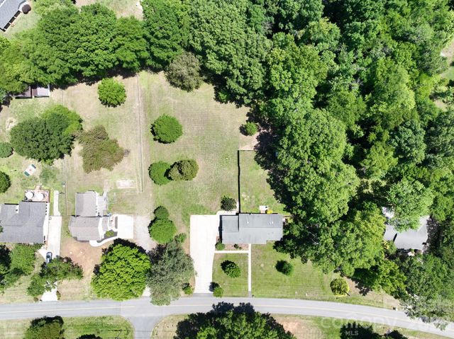 624 Patricia Avenue, Harrisburg, NC 28075