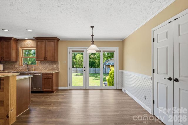 624 Patricia Avenue, Harrisburg, NC 28075